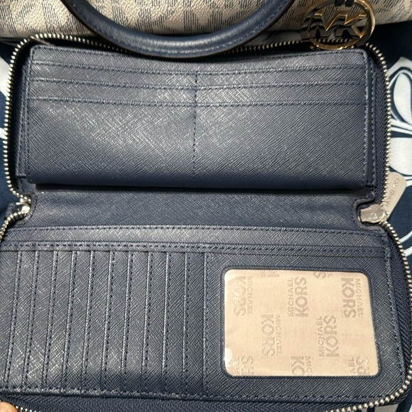 Used MK Tote & Wallet - Picture 5 of 5
